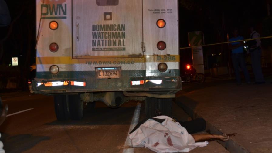 Matan chofer, hieren ayudante en atraco a camión de valores