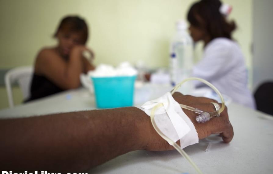 Advierte sobre la similitud entre el dengue y el ébola