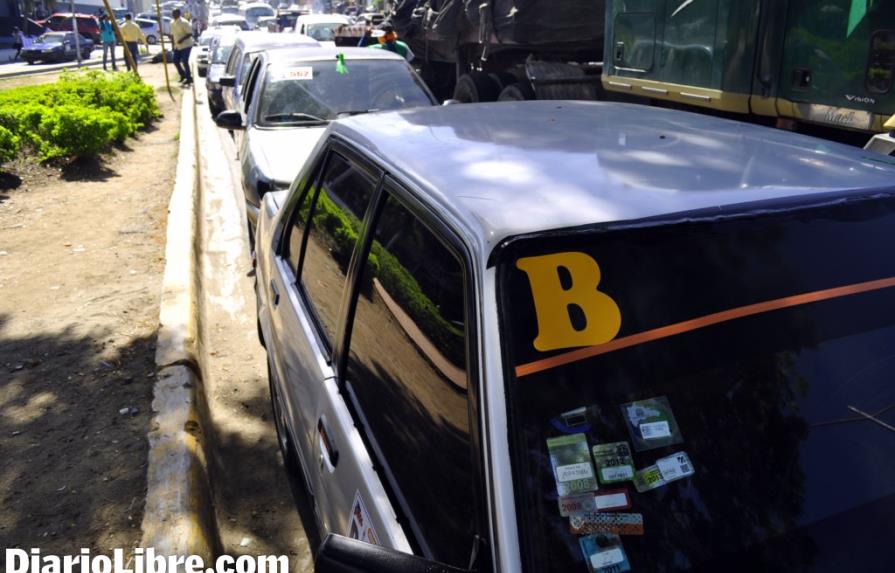 Los choferes provocan un caos al paralizar el transporte en Santiago