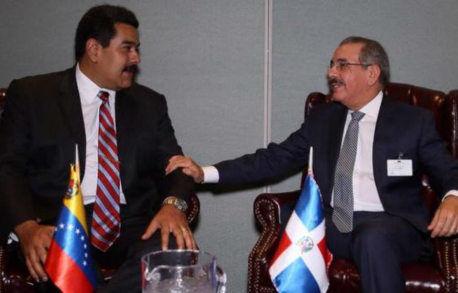 Danilo Medina y Nicolás Maduro pasan revista a la agenda bilateral