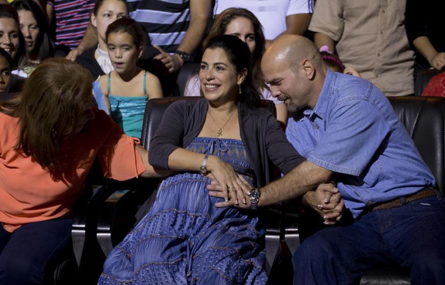 Esposa de espía cubano liberado espera un bebé