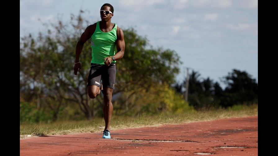 El cubano Dayron Robles compite el domingo en Burdeos