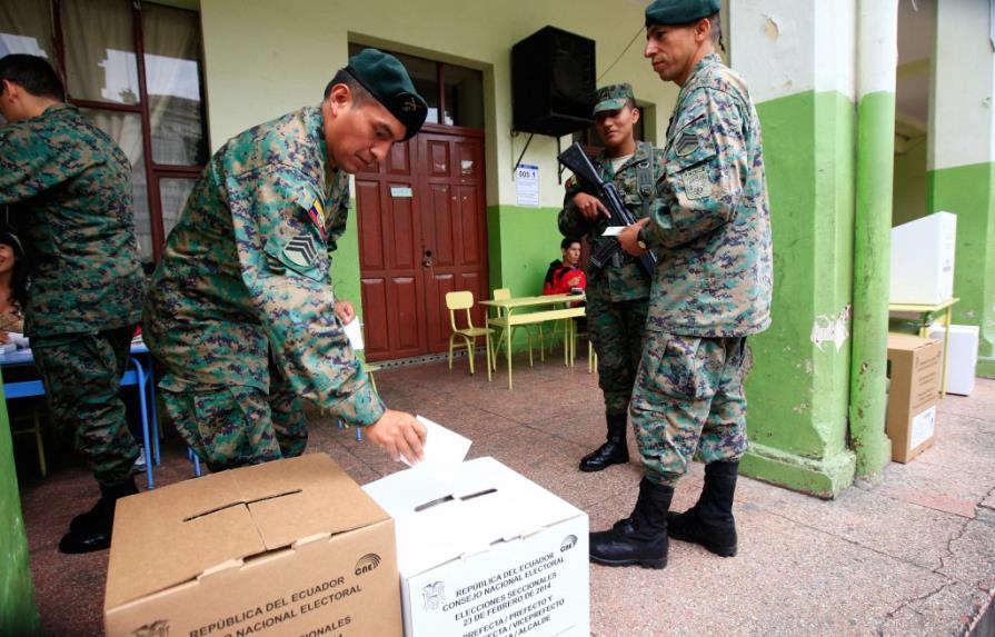 Correa acepta revés en Quito y Guayaquil al conocer resultados extraoficiales