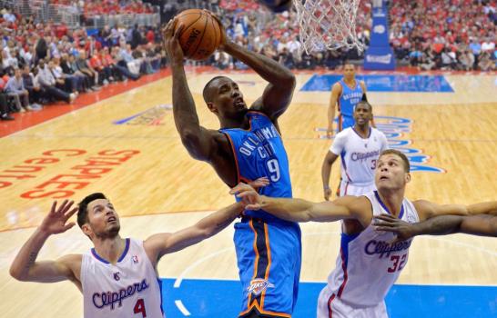 Thunder sopesa usar a Serge Ibaka para serie ante Spurs