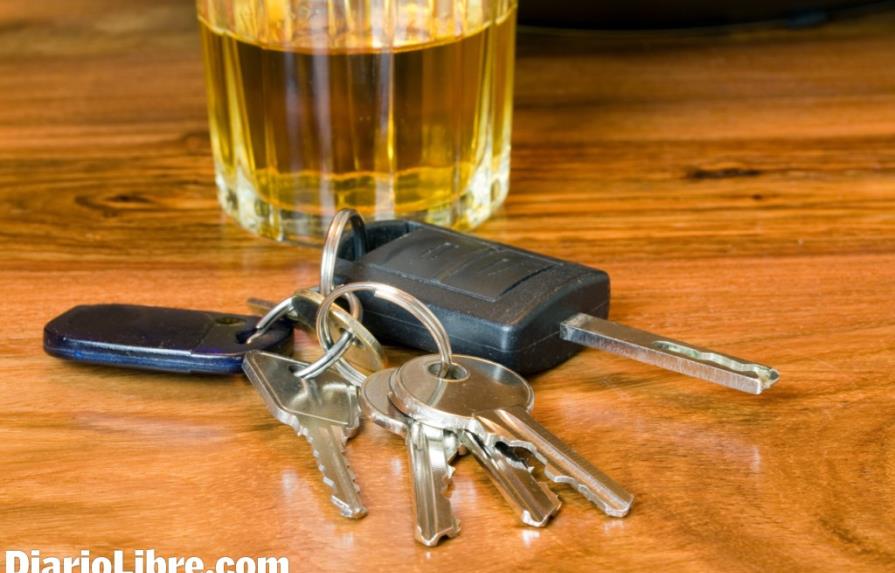 Ciudadanos favorecen que se regule las bebidas alcohólicas en los vehículos