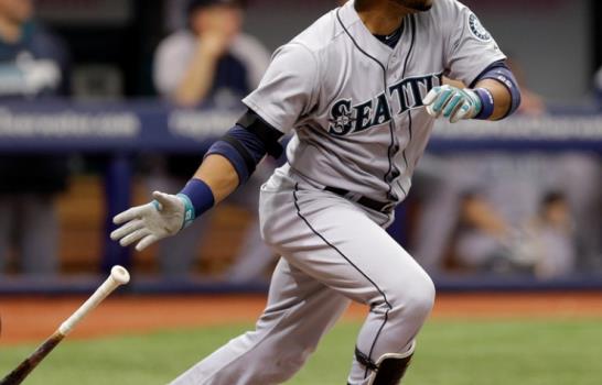 Hernández y Chávez combinan en triunfo Seattle; Canó y Ortiz pegan 2 hits; debuta Despaigne