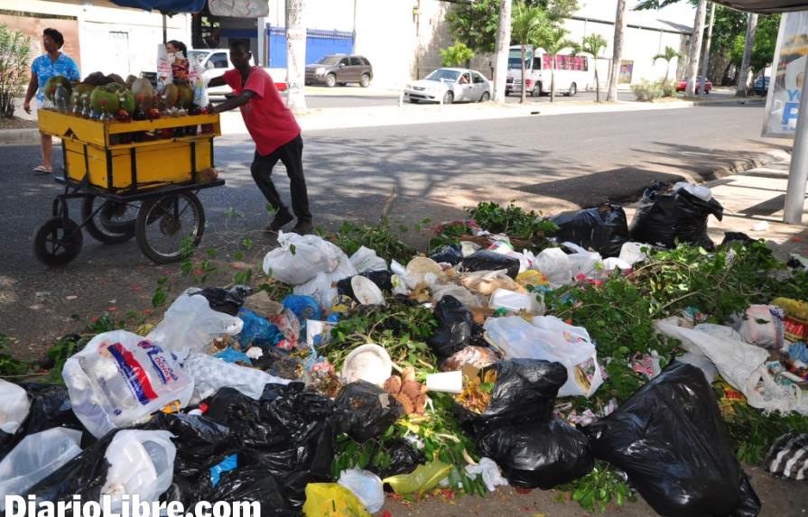 La basura y el tránsito, un caos que afecta sectores de Santiago