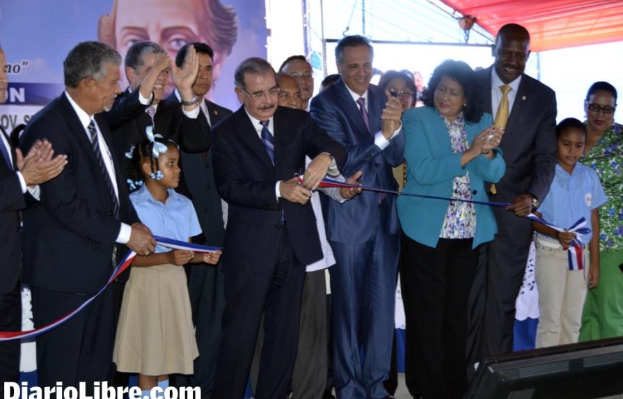 Danilo Medina suspende las visitas sorpresa por inauguraciones de escuelas