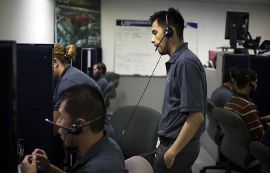 Deportados encuentran nueva vida en call centers