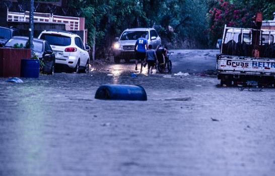 Un muerto, un desaparecido y más de 4,000 evacuados por las lluvias