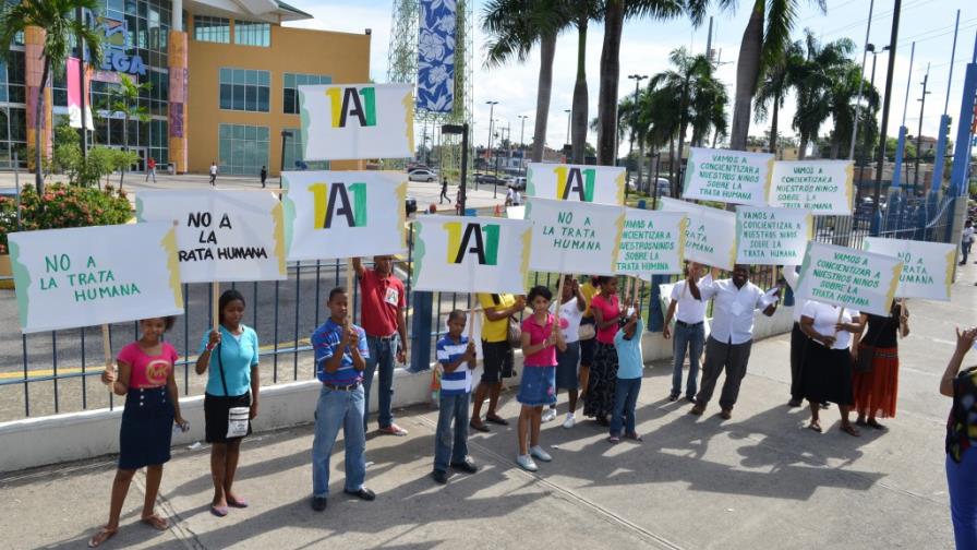Imparten charla contra el abuso infantil y esclavitud moderna