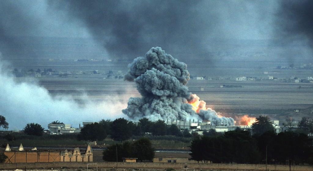 EE.UU. lanza seis ataques aéreos contra EI en Siria y doce en Irak