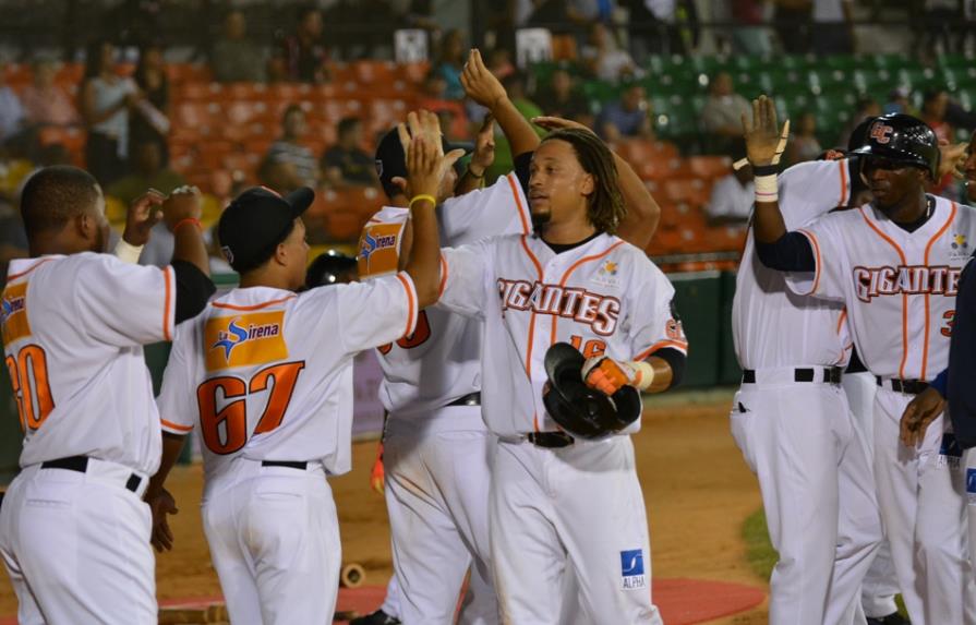 Líderes béisbol invernal República Dominicana; Enmanuel Burris lidera bateo