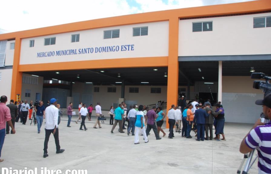 El Ayuntamiento de Santo Domingo Este depura vendedores para los puestos en el nuevo mercado