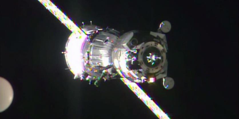 La Soyuz TMA-15M, con tres tripulantes a bordo, se acopla a la Estación Espacial Internacional