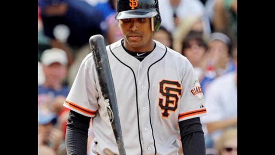 Joaquín Arias evita arbitraje con los Gigantes; Firma por dos años con los Gigantes