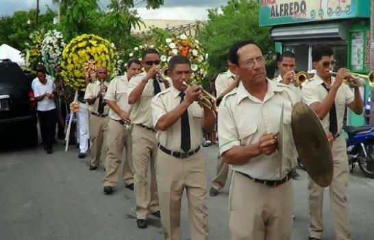 Bajos salarios amenazan con desaparecer Banda Musical de El Seibo