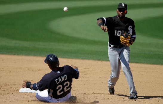 Líderes de bateo y pitcheo en las Grandes Ligas; Robinson Canó con .330 de average