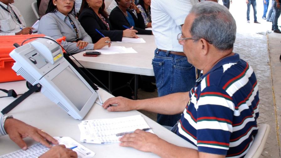 La Junta Central Electoral busca que el conteo votos deje de ser manual