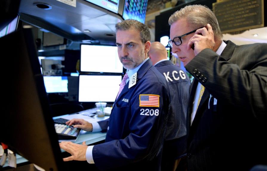 El Pollo Loco vuelve loco a Wall Street en su debut bursátil
