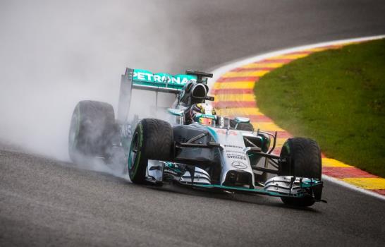 Daniel Ricciardo ganó el Gran Premio de Bélgica; Mercedes explica falla de frenos de Hamilton