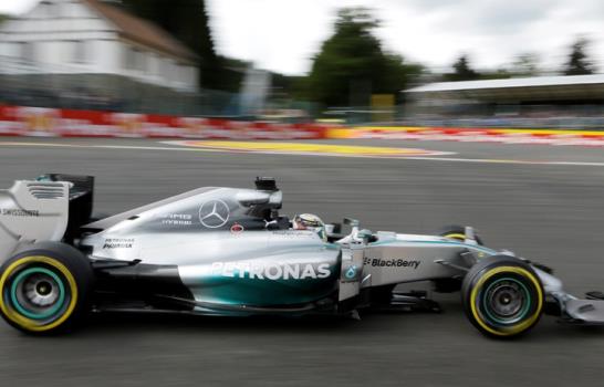 Director de Mercedes cree que choque de Rosberg y Hamilton fue inaceptable