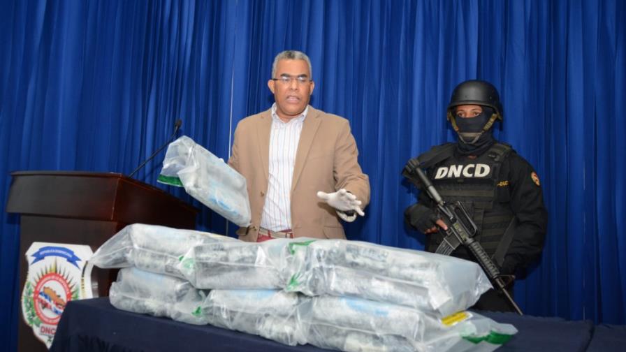 Mujer trajo en el estómago 55,500 euros de Bruselas