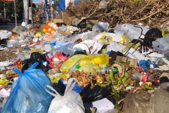 Fiestas de Nochebuena dejaron mucha basura en las calles de Santiago ...