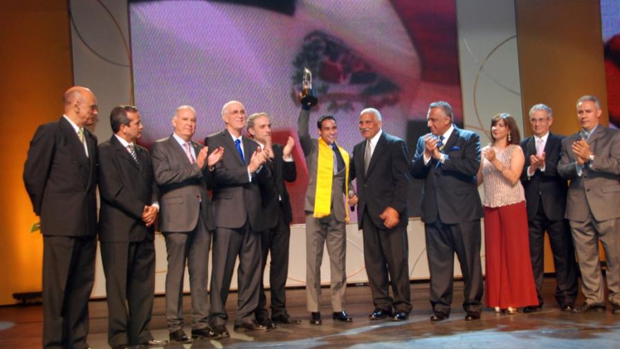 Luguelín Santos, Atleta del Año 2013