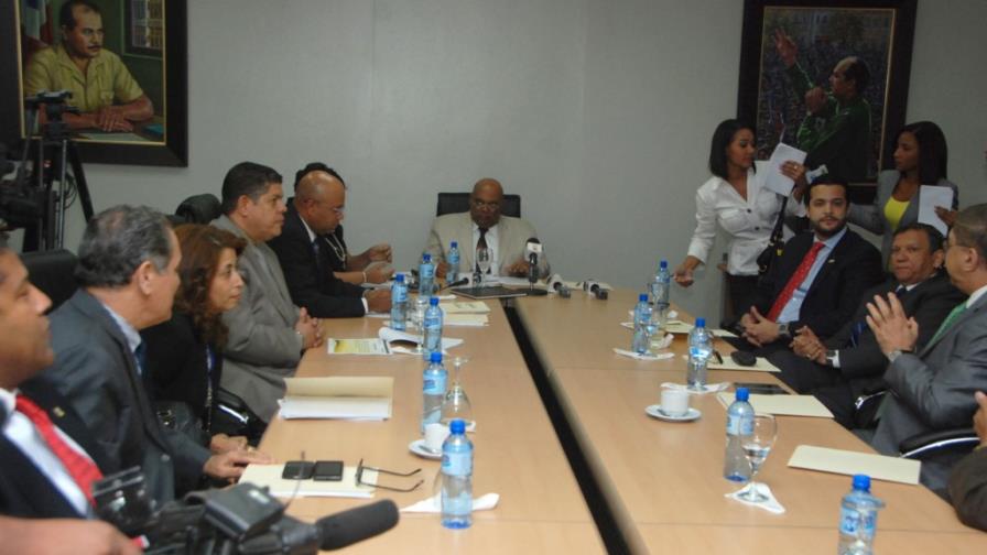 La JCE inicia una auditoría a 60,869 casos de registro de nacimiento de extranjeros desde 1929 La JCE inicia una auditoría a 60,869 casos de registro de nacimiento de extranjeros desde 1929