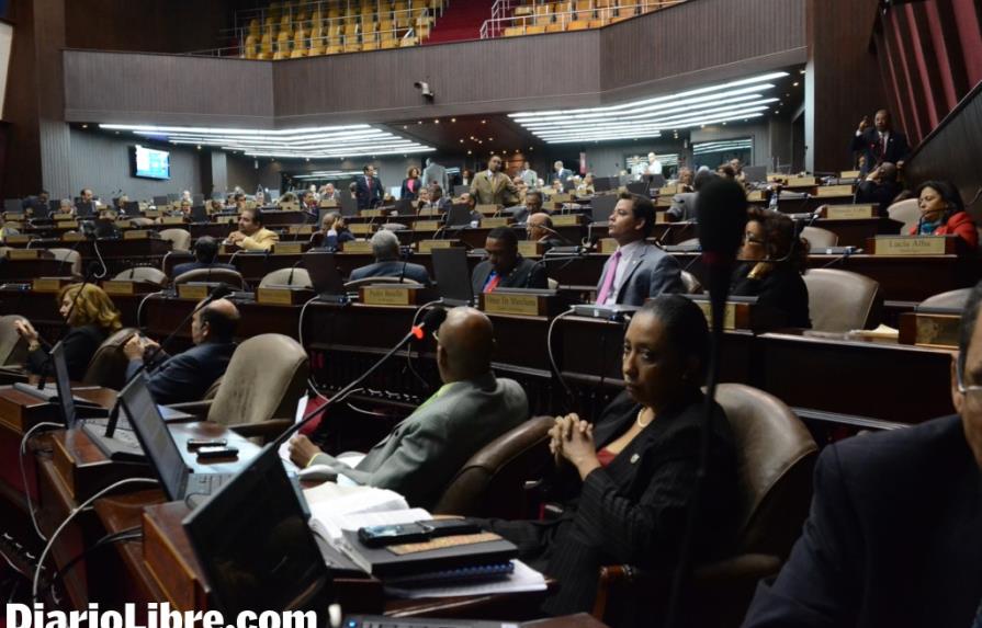 La Cámara de Diputados admite que distribuyó RD$14 millones a los diputados para la Semana Santa