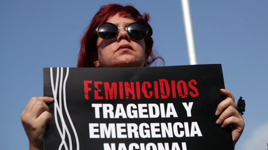 Joven madre entre la vida y la muerte tras recibir 17 puñaladas