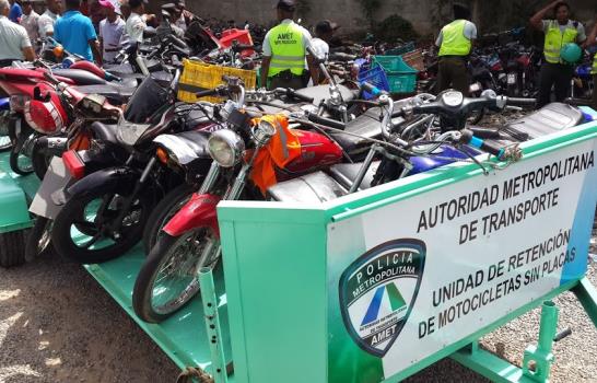 AMET estrena unidad de remolque de motocicletas