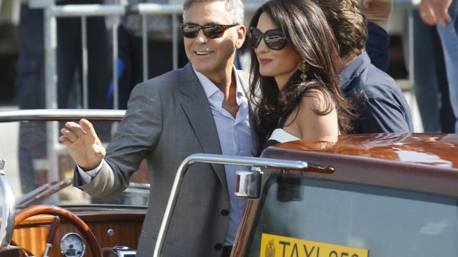 George Clooney y su prometida llegan a Venecia para boda
