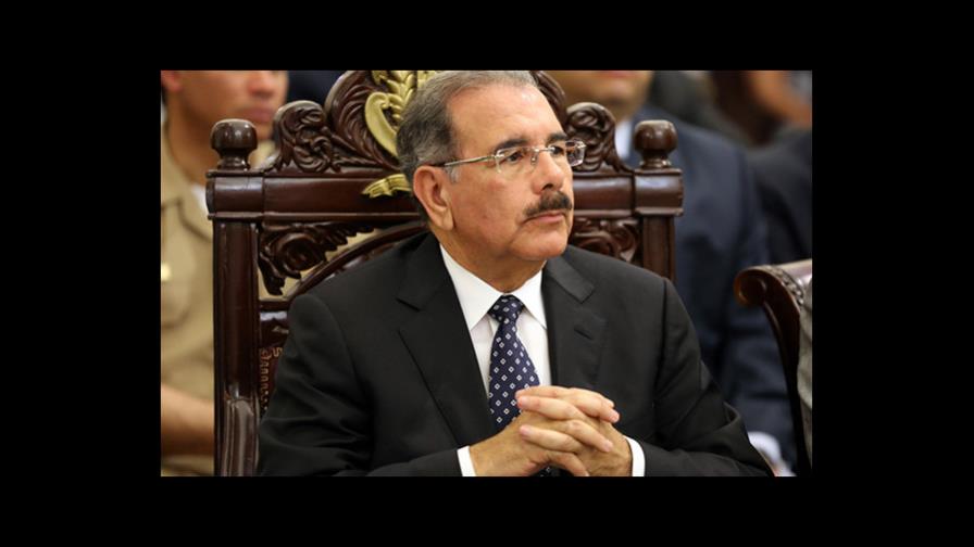 Danilo Medina lamenta la muerte de Carlos Morales Troncoso Danilo Medina lamenta la muerte de Carlos Morales Troncoso