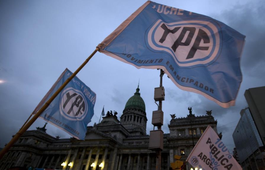Petrolera argentina YPF advierte que 2015 va a ser un año complicado