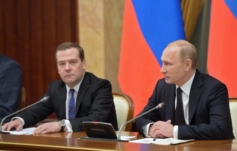 Putin cancela vacaciones de Año Nuevo a sus ministros por crisis económica
