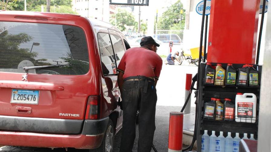 Combustibles bajan entre RD$2.60 y RD$4.20, excepto los dos tipos de gas Combustibles bajan entre RD$2.60 y RD$4.20, excepto los dos tipos de gas