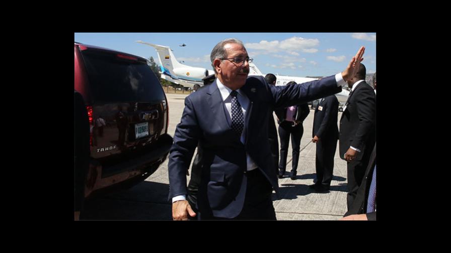 Medina sale de Honduras hacia Cuba para asistir a Cumbre de la CELAC