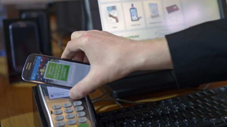 Pagar con el celular, cada vez más cerca