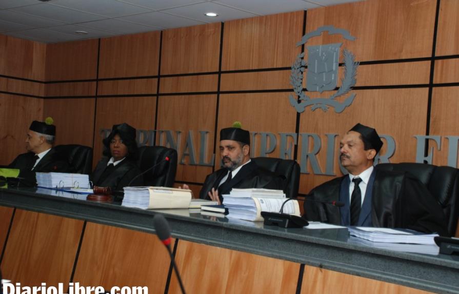 El Tribunal Superior Electoral resta calidad a los demandantes de Miguel Vargas Maldonado