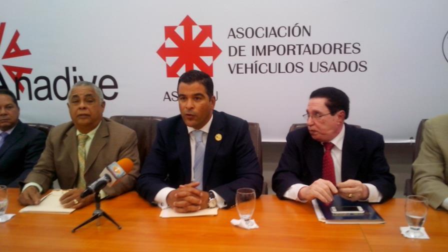 Importadores de vehículos usados dicen Presidente recibió datos distorsionados
