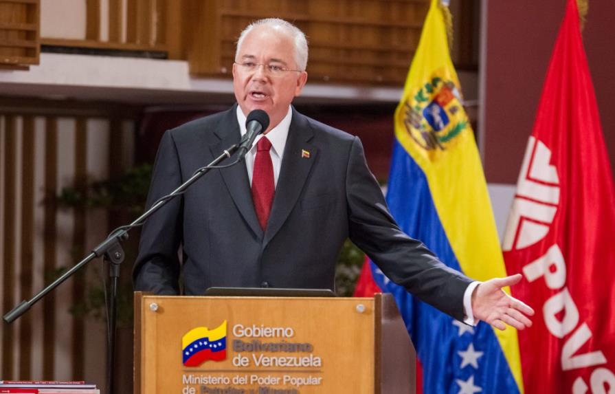 Gobierno discute aumento de la gasolina en Venezuela