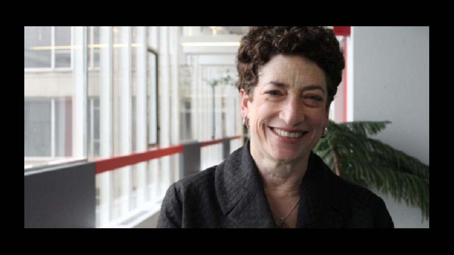 Naomi Oreskes: No tenemos por qué seguir un camino que nos lleva al colapso