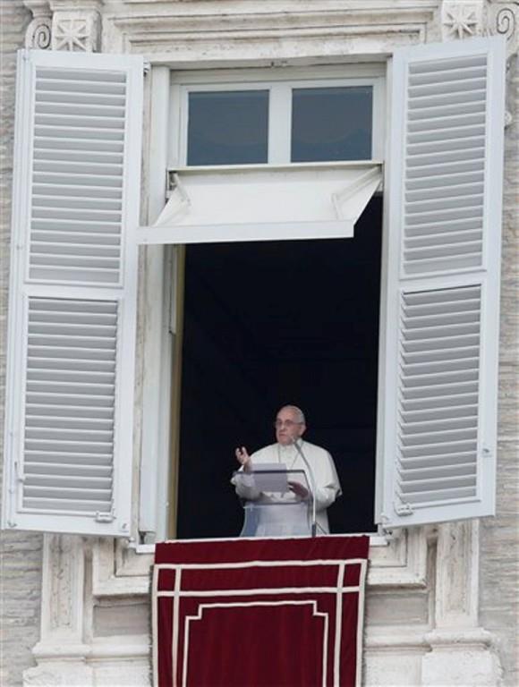 Papa pide no repetir el error de las guerras