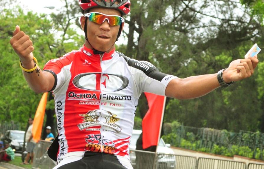 Fernández y Quiñónez conquistan la Vuelta Ciclística a la Juventud