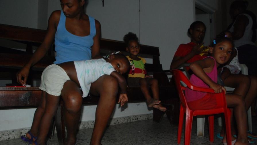 Rains leave more than 2500 displaced persons and all the country