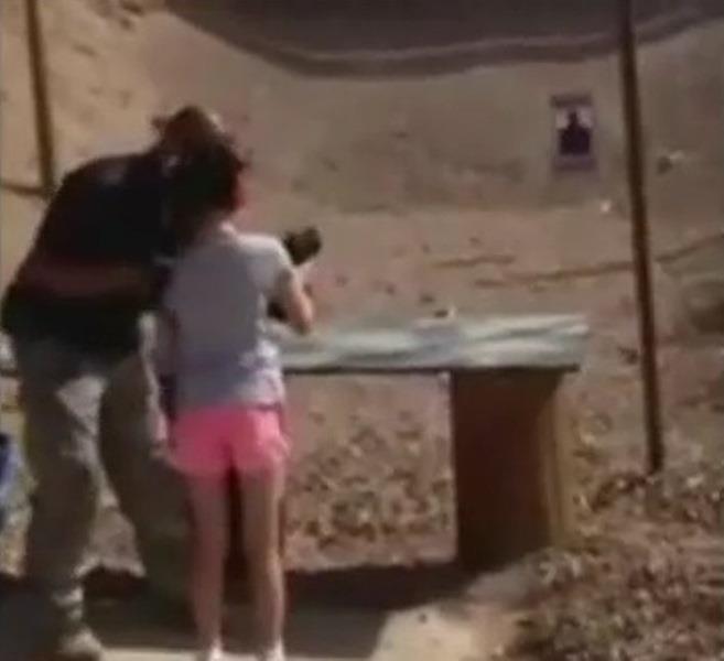 Niña de nueve años mata a su instructor de tiro con subametralladora Uzi