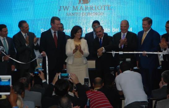 Danilo Medina preside inauguración de moderno hotel