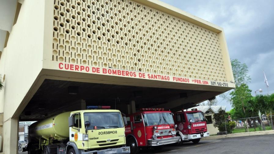 Los bomberos de Santiago esperan por los equipos para el sistema 9-1-1 Los bomberos de Santiago esperan por los equipos para el sistema 9-1-1